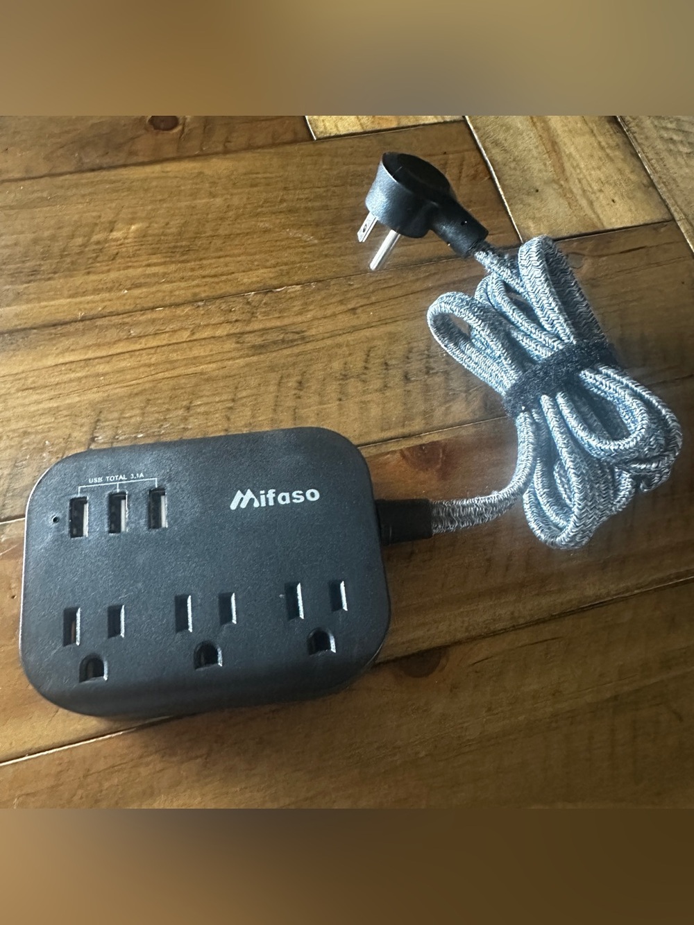 Travel Power Strip 3 outlets 3 USB